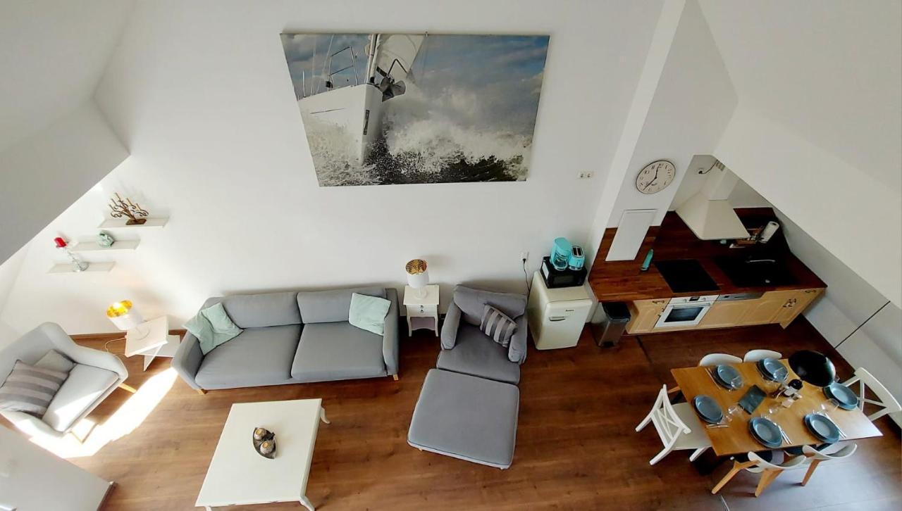 Hochwertige Ferienwohnung Direkt Am Wasser Mit Balkon グライフスヴァルト エクステリア 写真