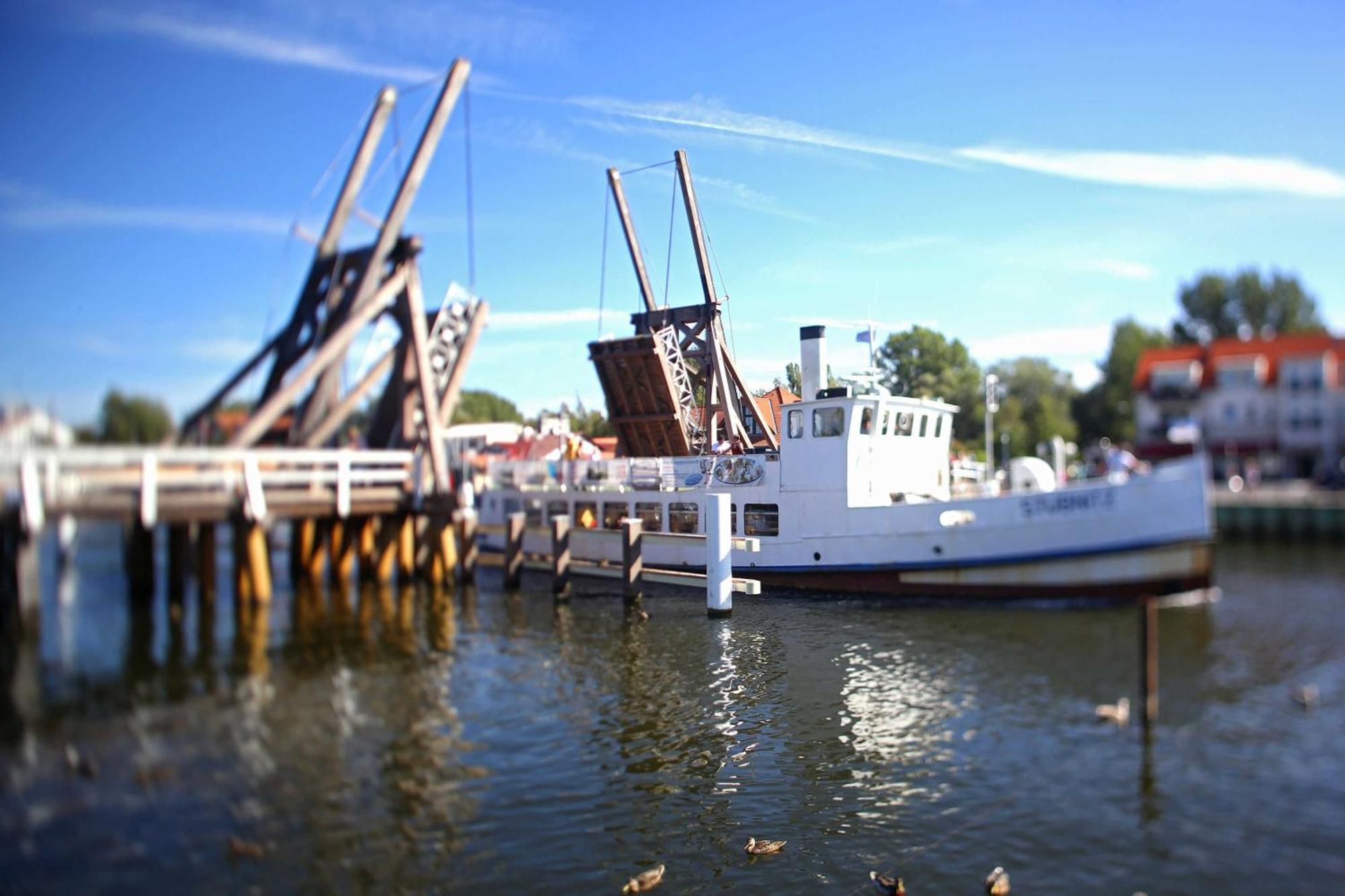 Hochwertige Ferienwohnung Direkt Am Wasser Mit Balkon グライフスヴァルト エクステリア 写真